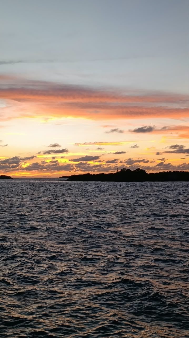 Tour al atardecer en las Islas del Rosario – Coralina Island